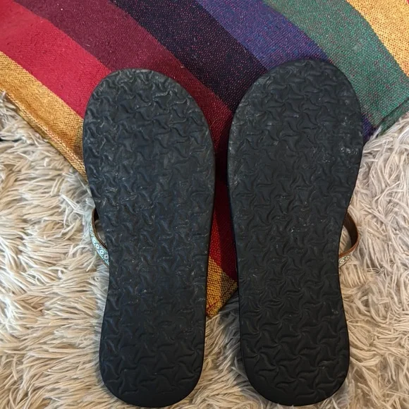TeVa Size 8 Sandals 🌻 - Picture 4 of 4
